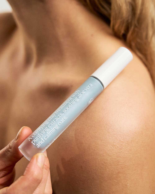 Aevi Blemish Treatment – alcohol-free dermatologist-tested spot treatment – glass bottle with a silicone applicator